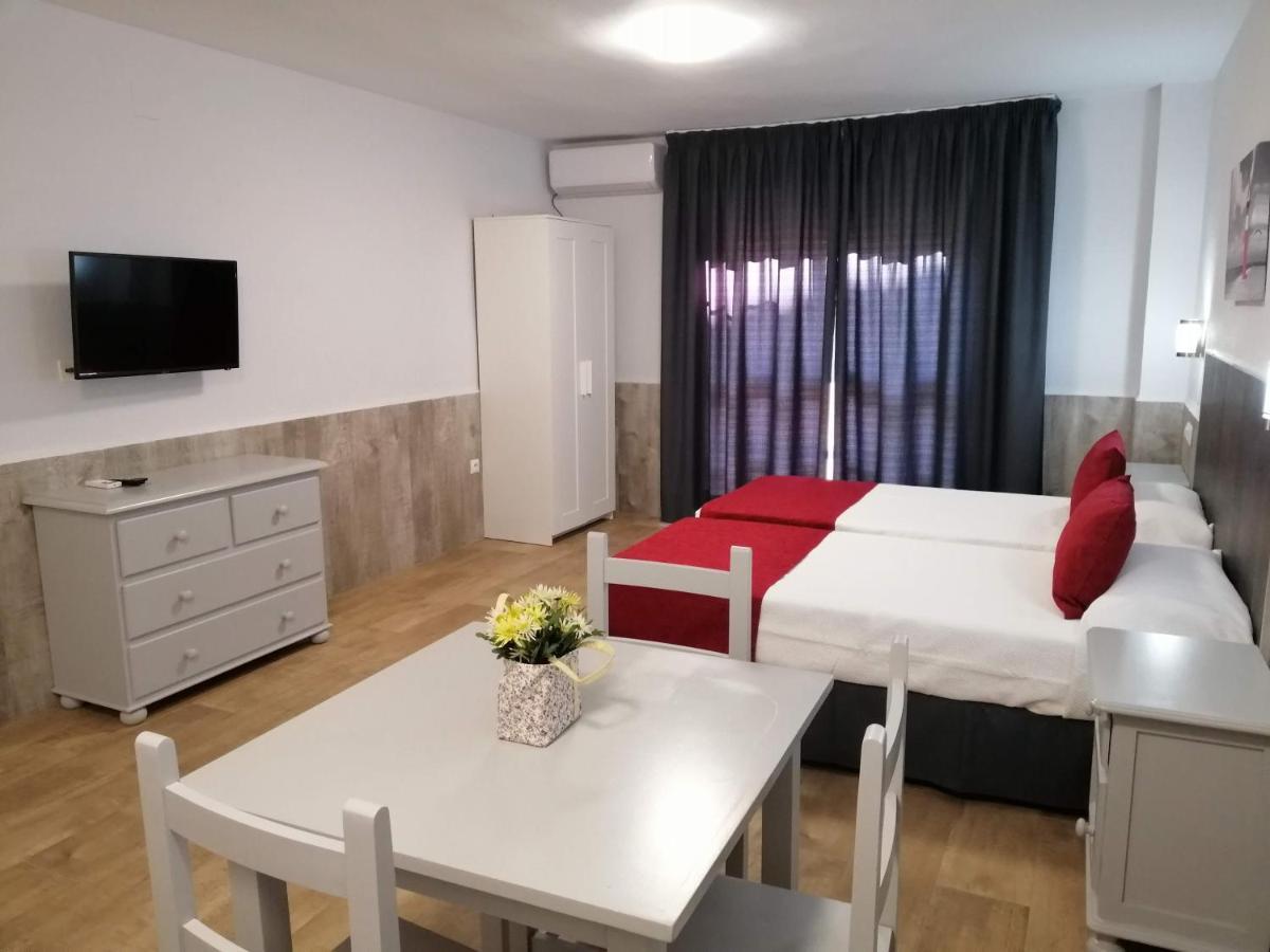 Apartamentos Puerta Del Sur Seville Ngoại thất bức ảnh