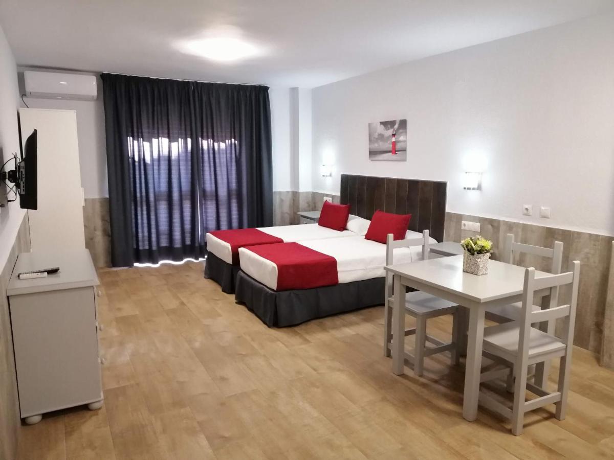 Apartamentos Puerta Del Sur Seville Ngoại thất bức ảnh