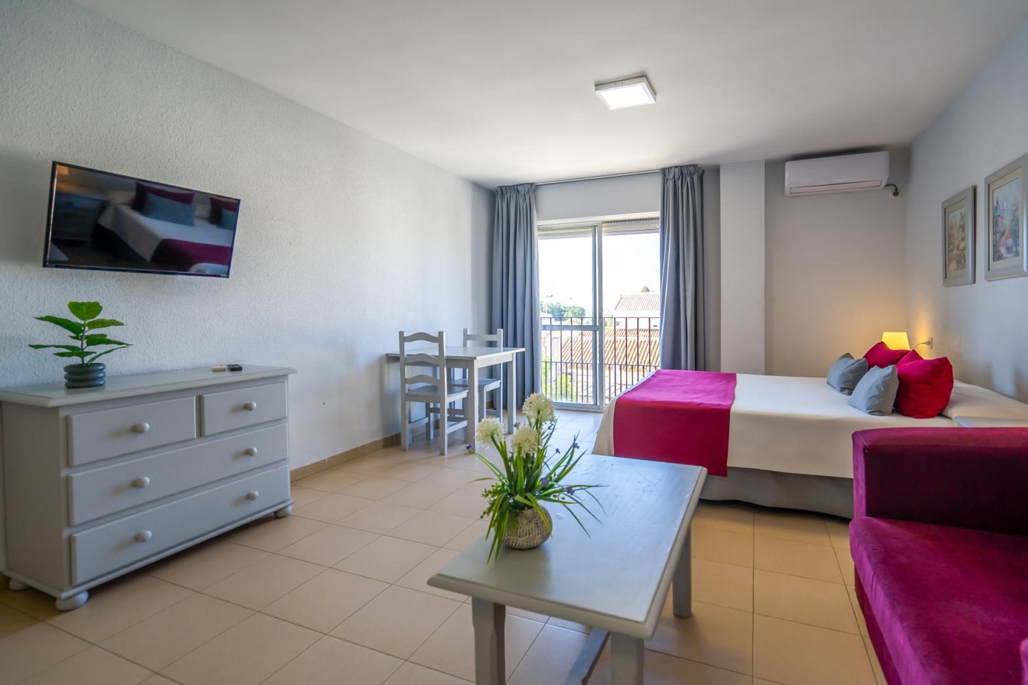 Apartamentos Puerta Del Sur Seville Ngoại thất bức ảnh